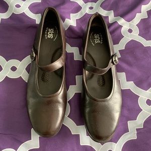 Size 10 brown Tripad SAS comfort shoes!